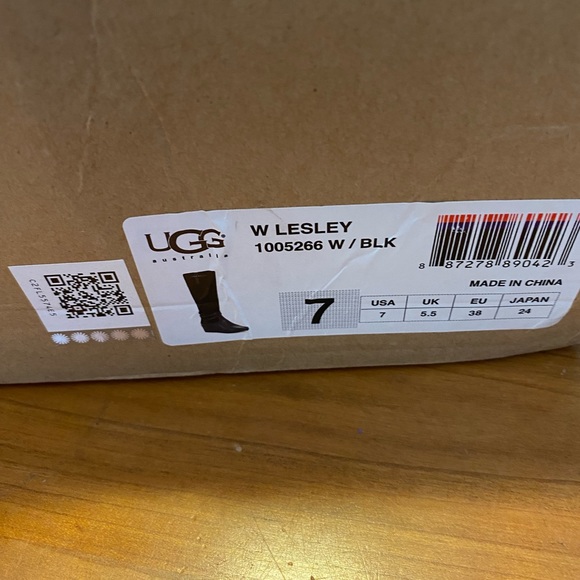 Women Ugg boots - Picture 7 of 10